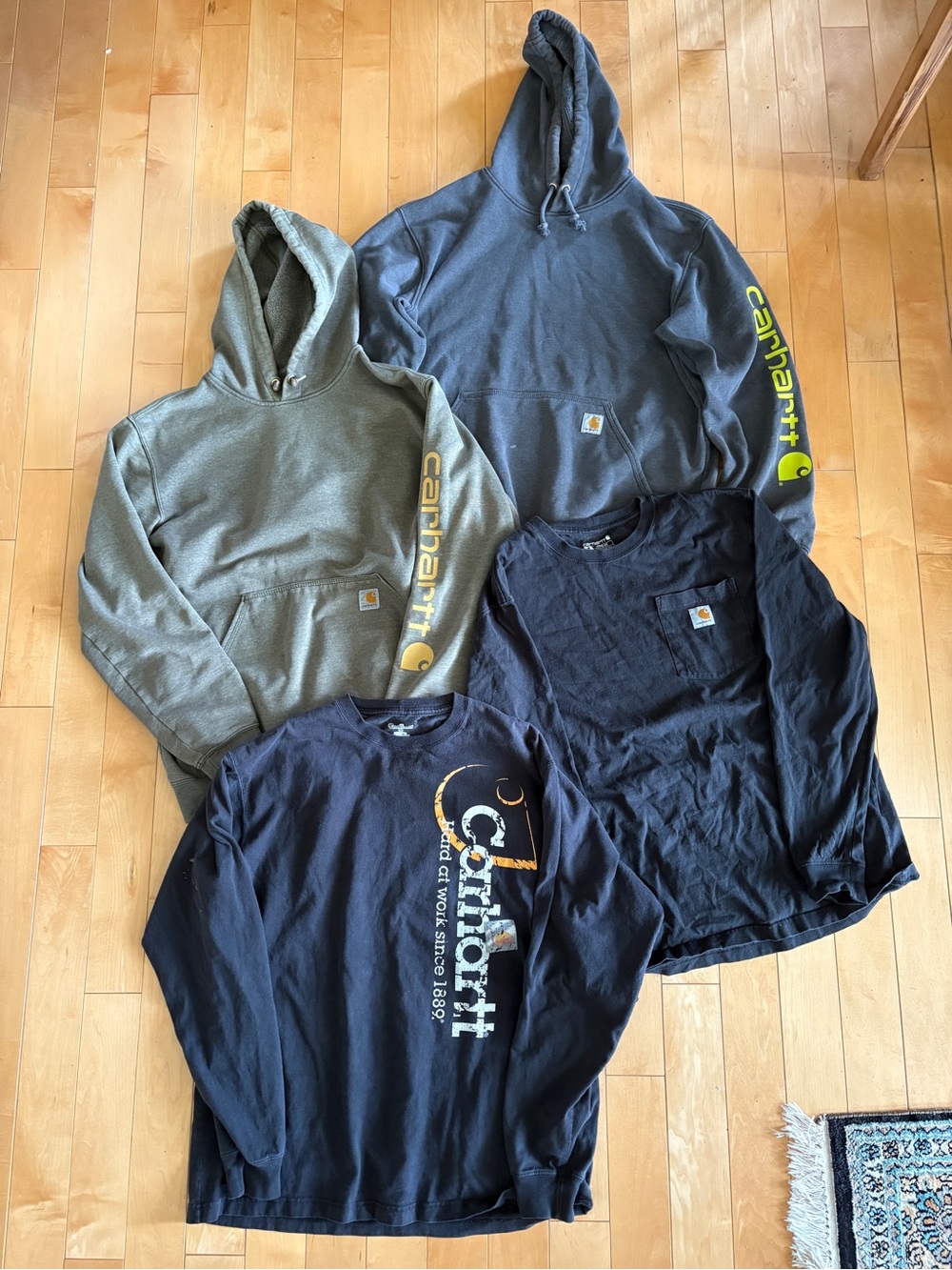 Carhartt Men's medium clothing lot